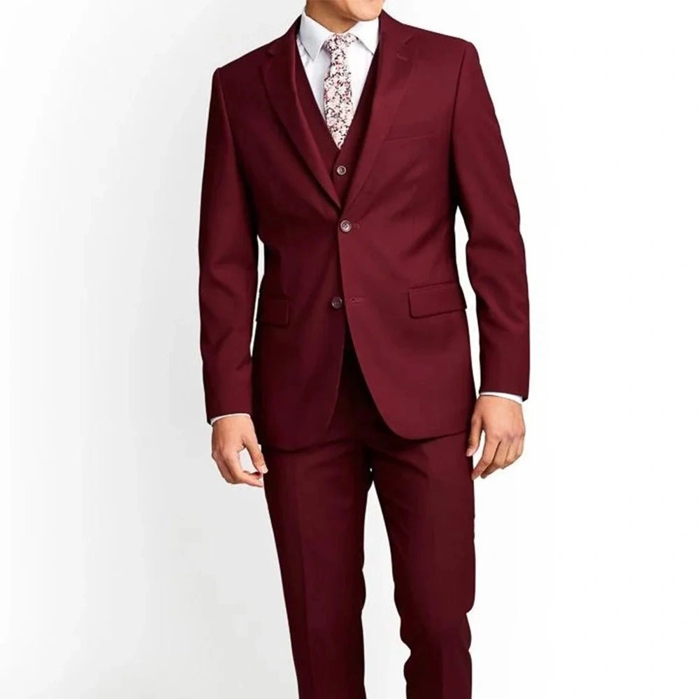 Traje granate de tres piezas para hombre Berlín: elegancia atemporal y audaz.
